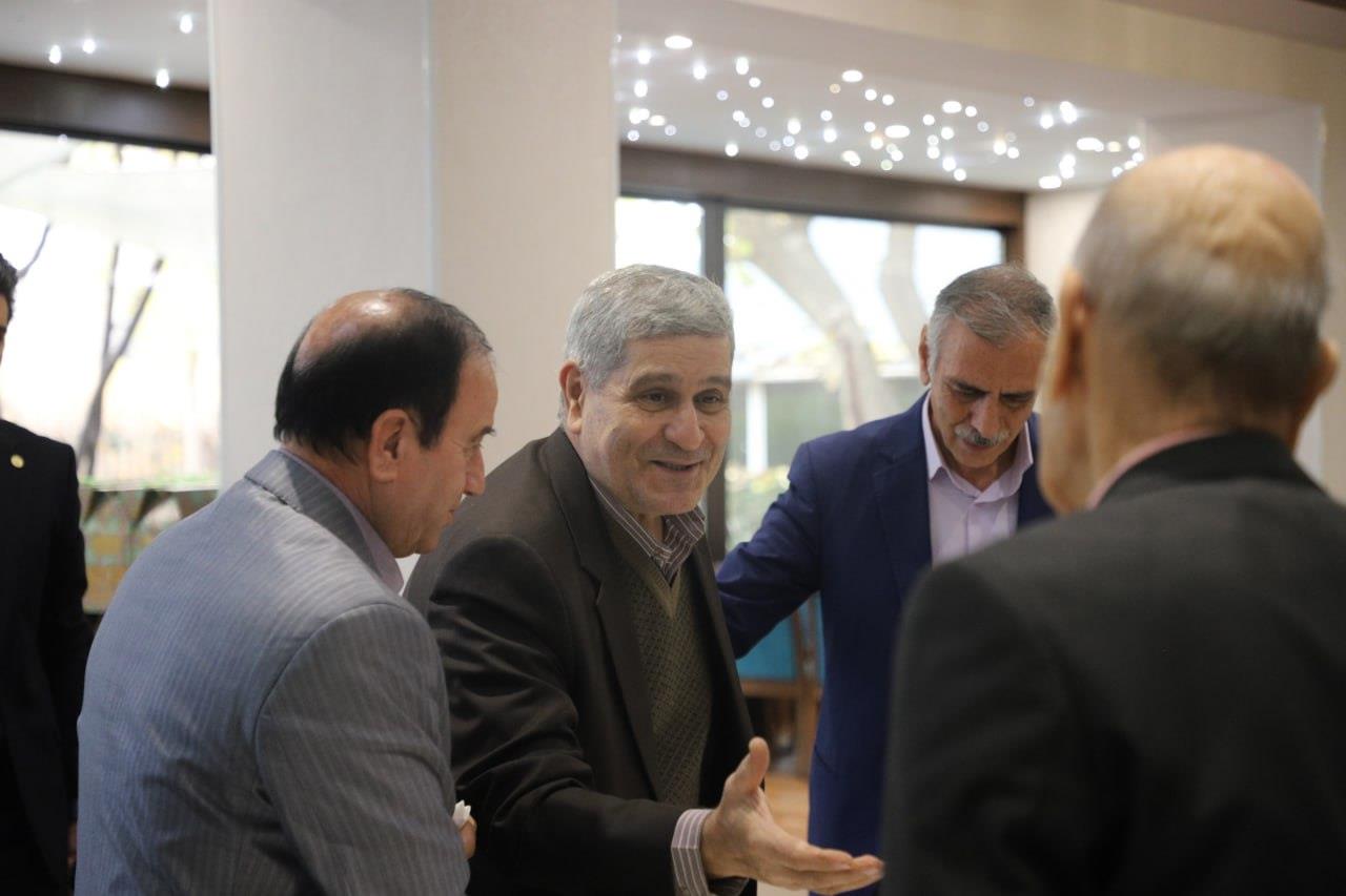 گزارش تصویری گردهمایی صمیمانه جمعی از پیشکسوتان اثرگذار در توسعه آمادگی جسمانی کشور (آذرماه ۱۴۰۴) 5