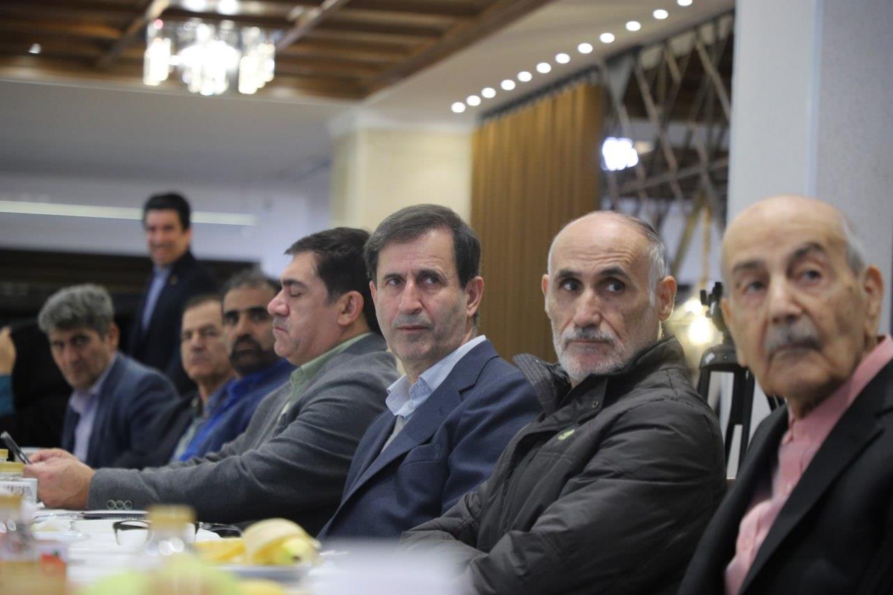 گزارش تصویری گردهمایی صمیمانه جمعی از پیشکسوتان اثرگذار در توسعه آمادگی جسمانی کشور (آذرماه ۱۴۰۴) 2
